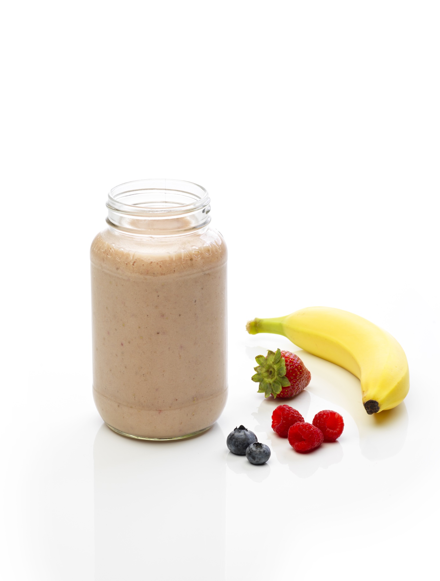 Berry shake with fresh fruit